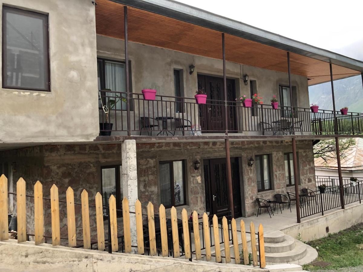 Hill House Hotel Kazbegi Exterior foto